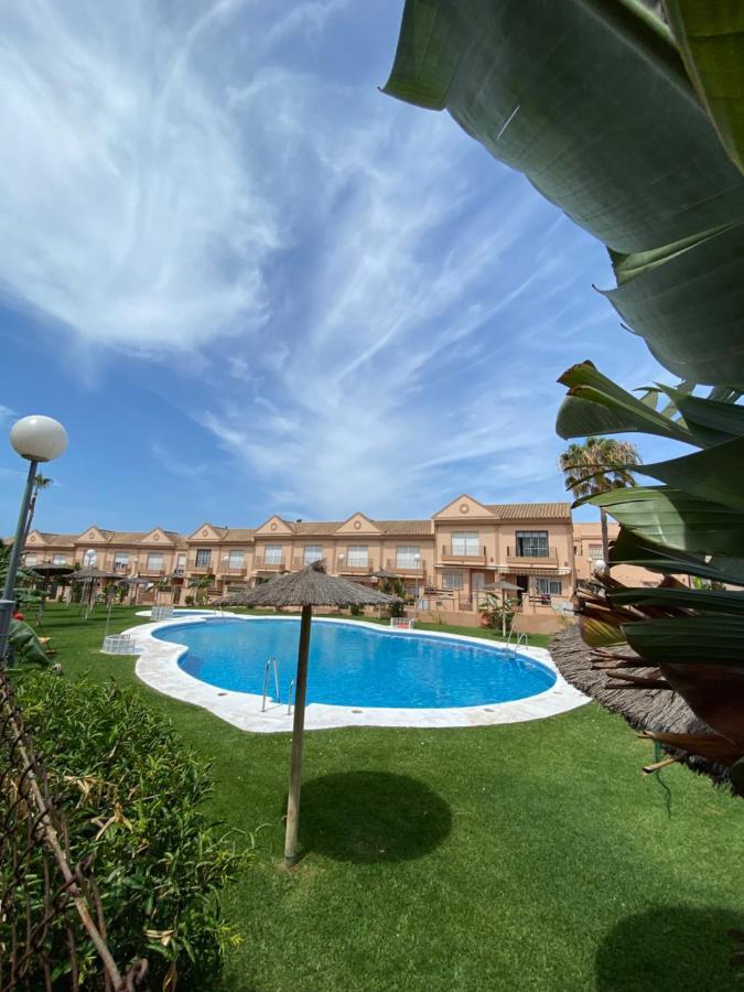 Apartamento La Barrosa Chiclana de la Frontera Exterior photo